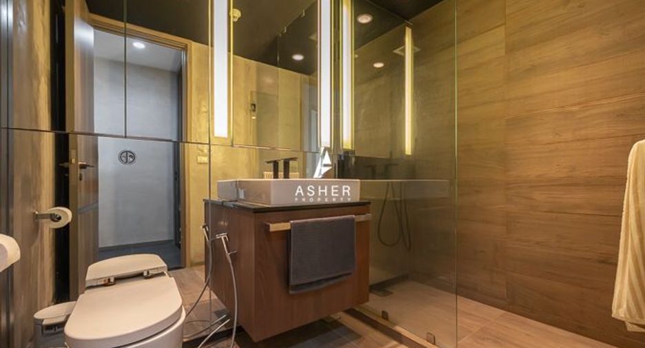For rent 2 bedrooms condo in Pathum Wan, Bangkok