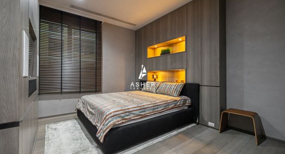 For rent 2 bedrooms condo in Pathum Wan, Bangkok