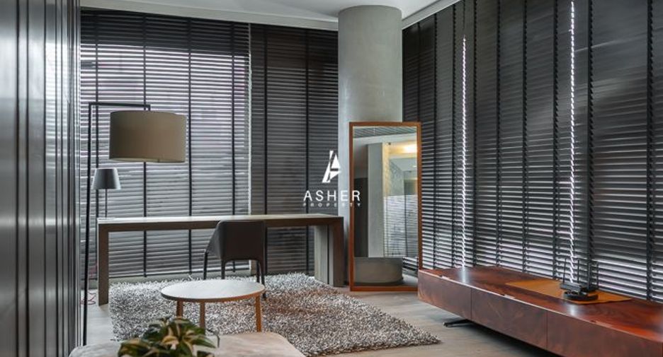 For rent 2 bedrooms condo in Pathum Wan, Bangkok