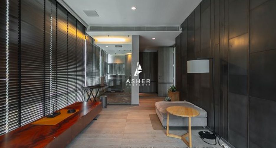For rent 2 bedrooms condo in Pathum Wan, Bangkok