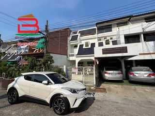 For sale 3 bedrooms townhouse in Bang Sue, Bangkok