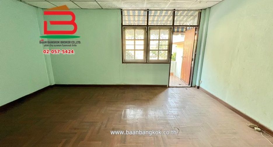 For sale 3 bedrooms townhouse in Bang Sue, Bangkok