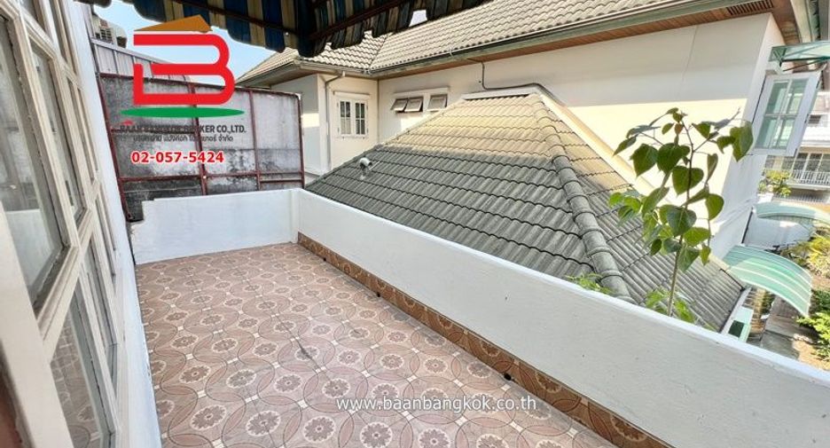 For sale 3 bedrooms townhouse in Bang Sue, Bangkok