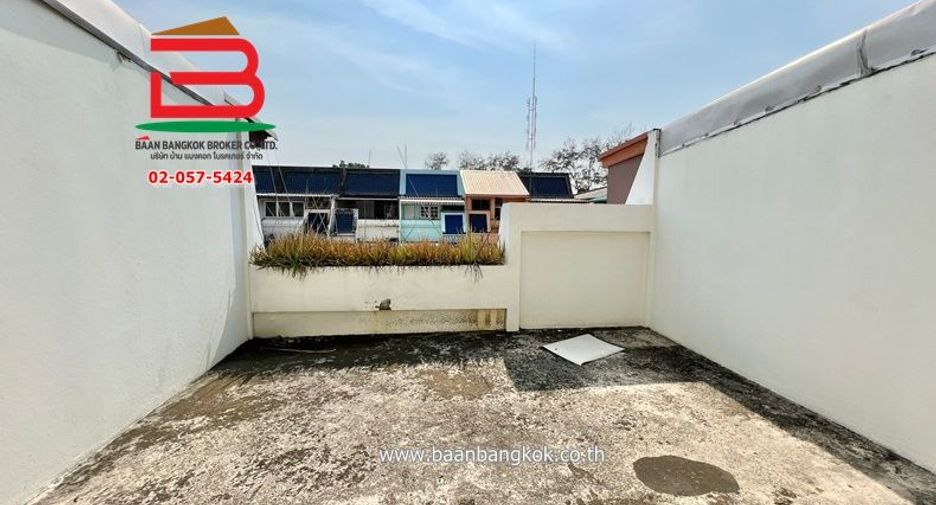 For sale 3 bedrooms townhouse in Bang Sue, Bangkok