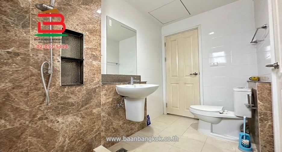 À louer et à vendre 3 chambres maison à Sai Noi, Nonthaburi