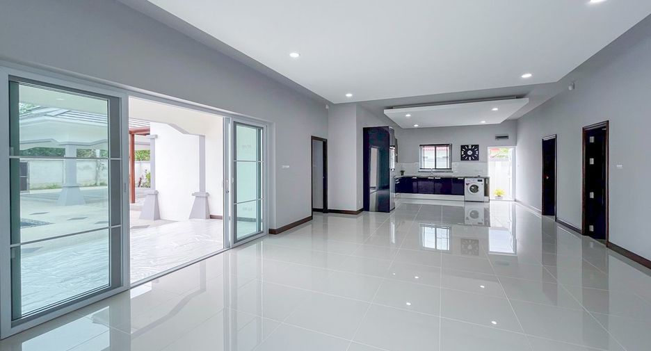 For sale 3 bedrooms house in Sattahip, Chonburi