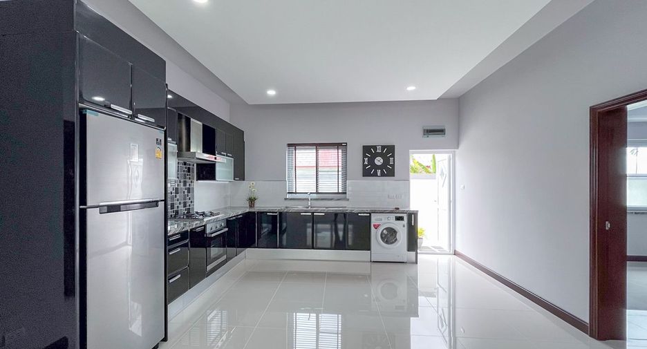 For sale 3 bedrooms house in Sattahip, Chonburi
