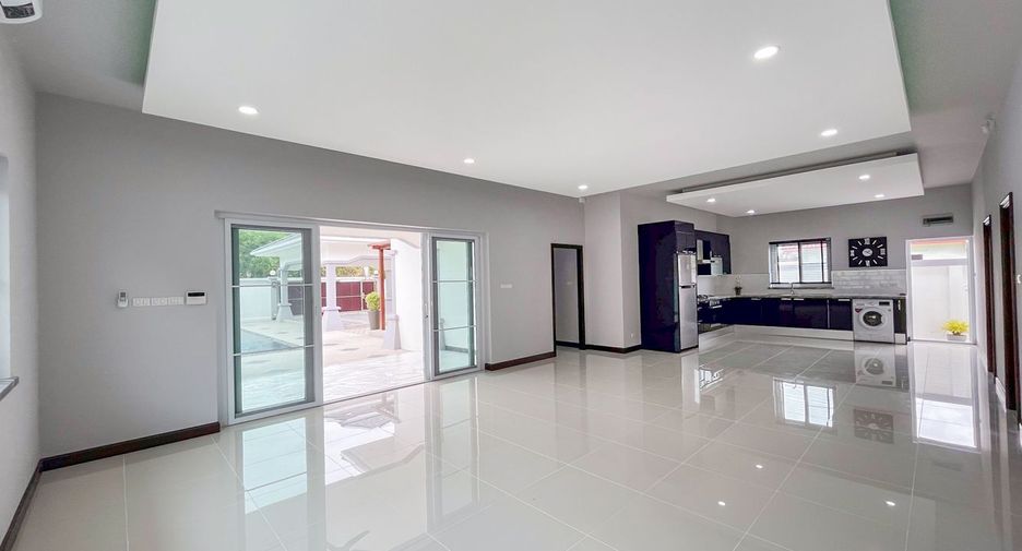 For sale 3 bedrooms house in Sattahip, Chonburi
