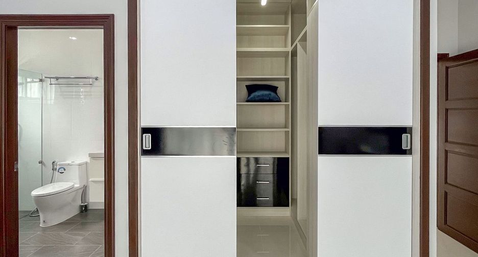 For sale 3 bedrooms house in Sattahip, Chonburi