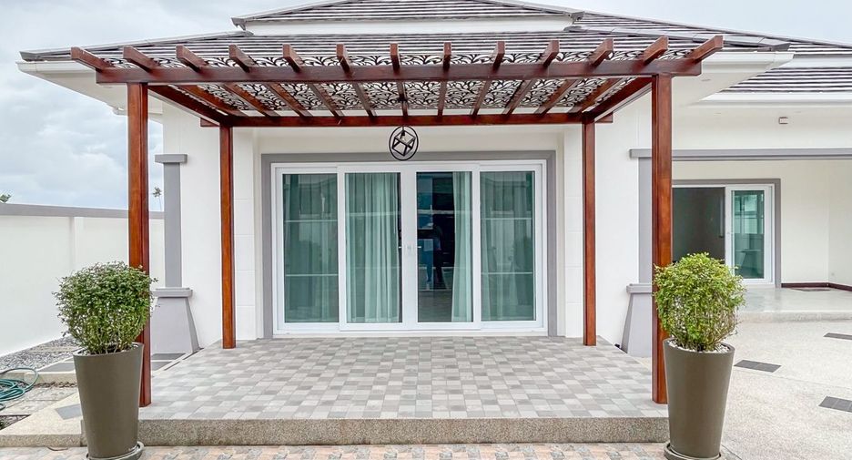 For sale 3 bedrooms house in Sattahip, Chonburi