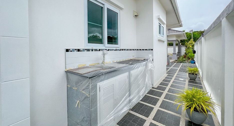 For sale 3 bedrooms house in Sattahip, Chonburi