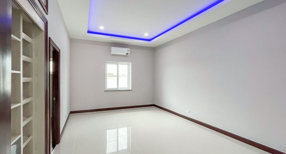 For sale 3 bedrooms house in Sattahip, Chonburi