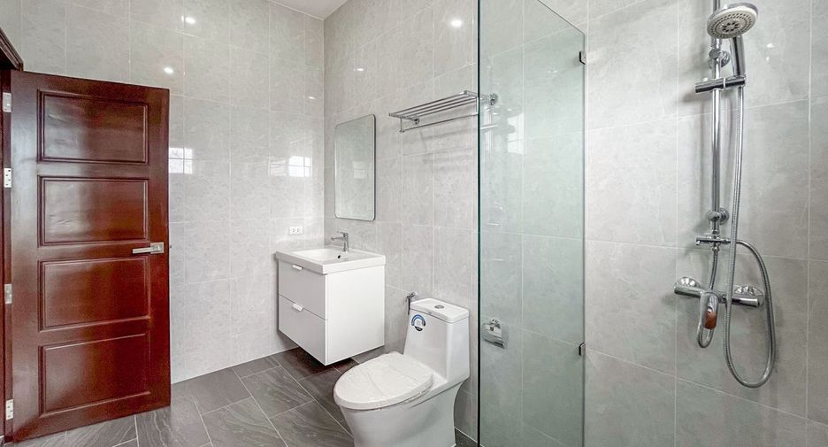 For sale 3 bedrooms house in Sattahip, Chonburi