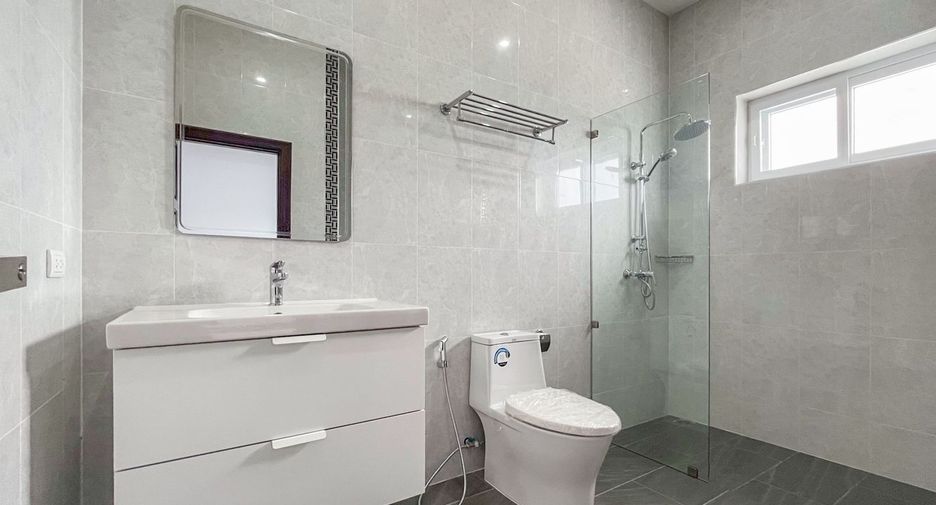For sale 3 bedrooms house in Sattahip, Chonburi