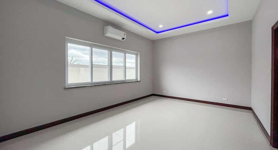 For sale 3 bedrooms house in Sattahip, Chonburi