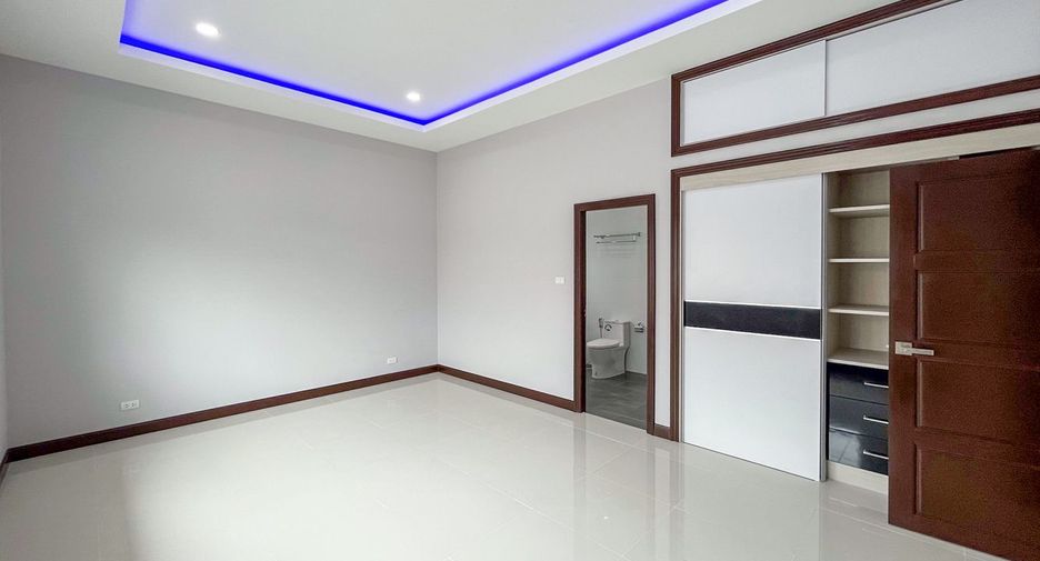 For sale 3 bedrooms house in Sattahip, Chonburi