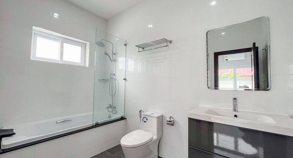 For sale 3 bedrooms house in Sattahip, Chonburi
