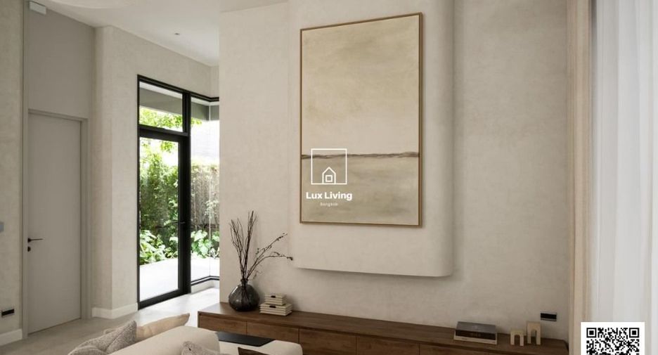 For sale 5 bedrooms house in Suan Luang, Bangkok