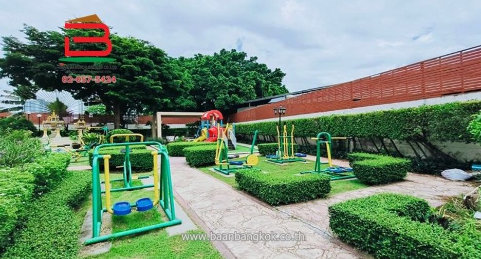 For rent 3 bedrooms townhouse in Mueang Nonthaburi, Nonthaburi