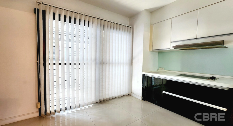 For sale 3 bedrooms townhouse in Suan Luang, Bangkok