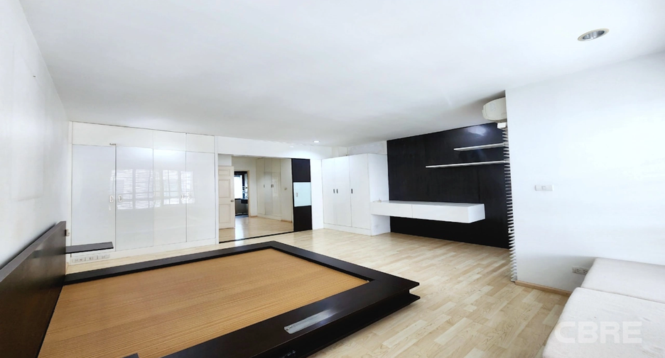 For sale 3 bedrooms townhouse in Suan Luang, Bangkok