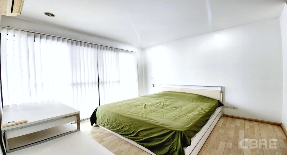 For sale 3 bedrooms townhouse in Suan Luang, Bangkok