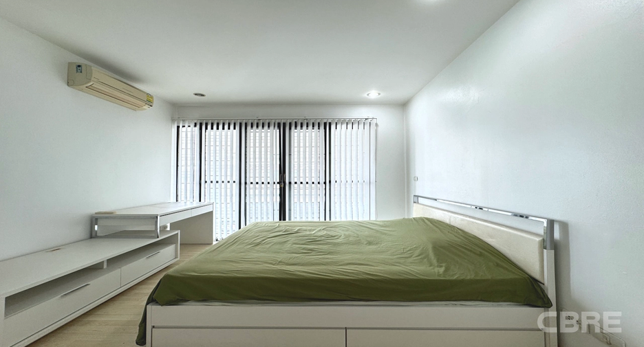 For sale 3 bedrooms townhouse in Suan Luang, Bangkok