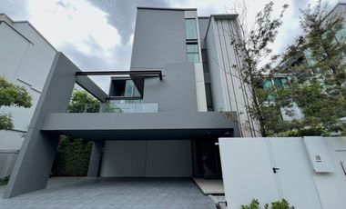 For rent 4 bedrooms townhouse in Saphan Sung, Bangkok