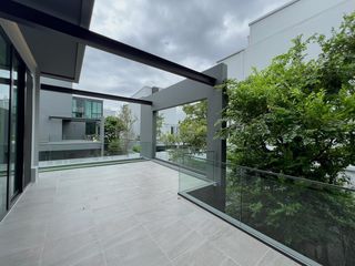 For rent 4 ベッドルーム townhouse in Saphan Sung, Bangkok