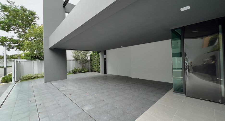 For rent 4 ベッドルーム townhouse in Saphan Sung, Bangkok