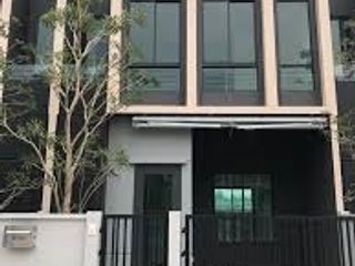 For rent 3 bedrooms townhouse in Bang Phli, Samut Prakan