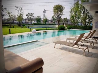 For rent 3 bedrooms townhouse in Bang Phli, Samut Prakan