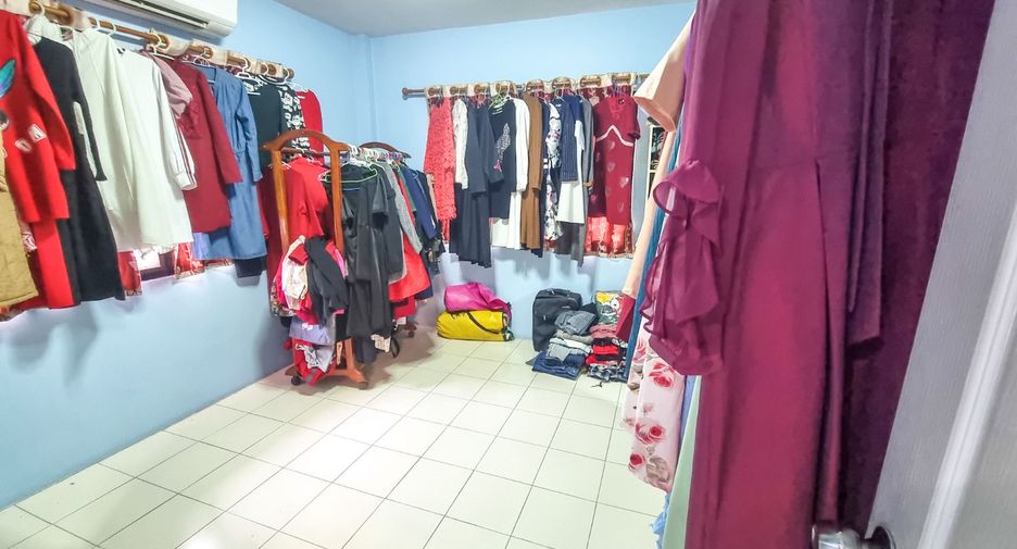 For sale 4 bed house in Phan Thong, Chonburi