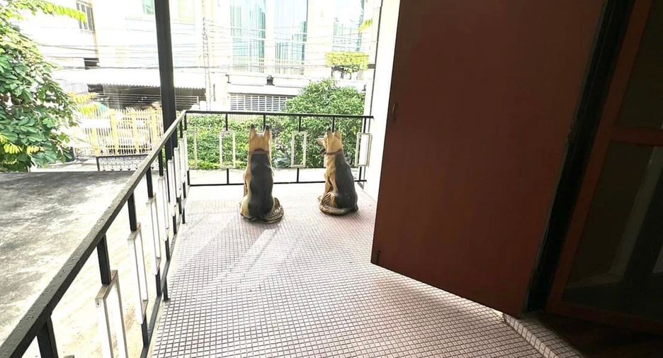 For rent 4 bedrooms office in Watthana, Bangkok