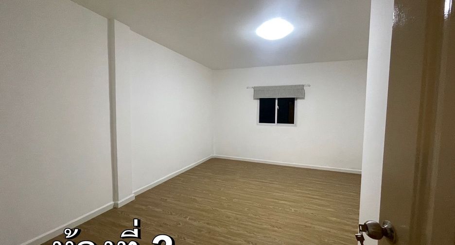 For sale 2 bedrooms townhouse in Lam Luk Ka, Pathum Thani