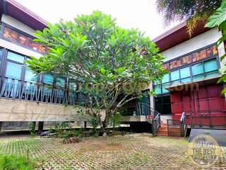 À vendre 4 chambres maison à Huay Yai, Pattaya