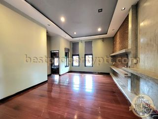 À vendre 4 chambres maison à Huay Yai, Pattaya