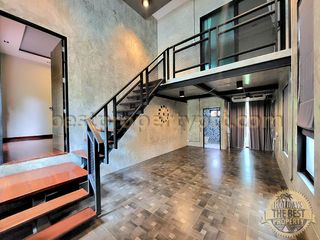 À vendre 4 chambres maison à Huay Yai, Pattaya