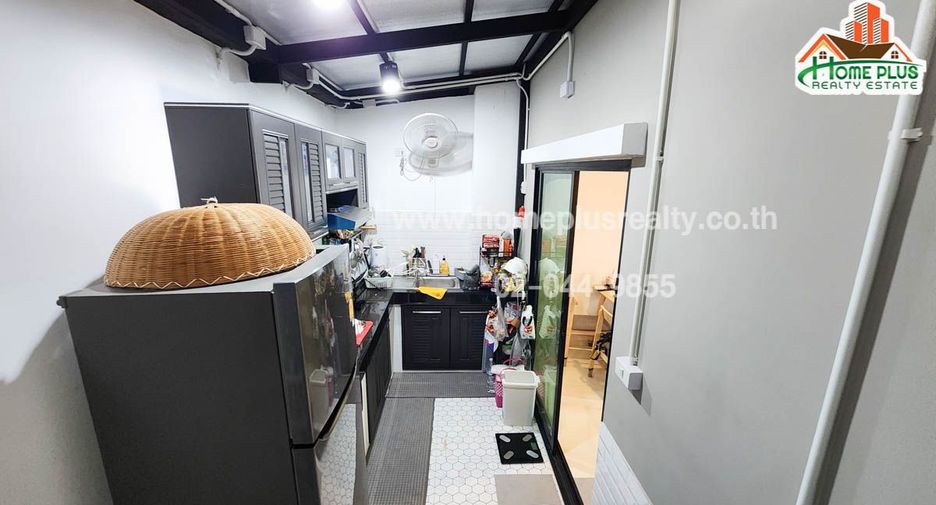 For sale 3 ベッドルーム townhouse in Rat Burana, Bangkok