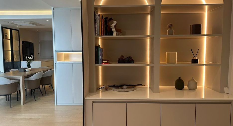 Condo en alquiler de 3 habitaciones en Watthana, Bangkok