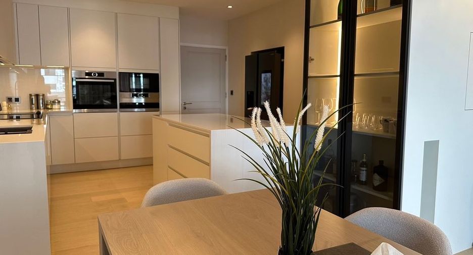 Condo en alquiler de 3 habitaciones en Watthana, Bangkok