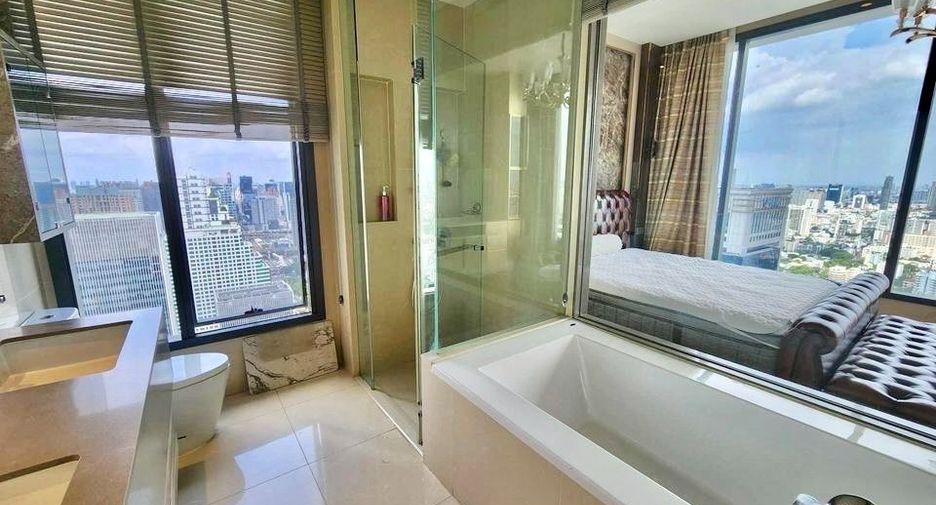 For rent 2 bedrooms condo in Watthana, Bangkok