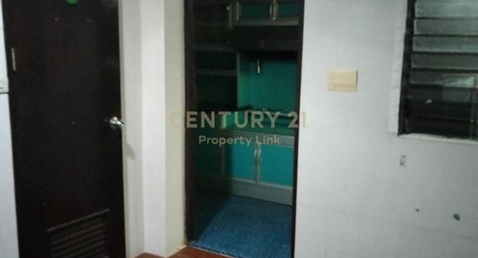 Gewerbefläche zur Miete mit 3 Zimmer in Watthana, Bangkok