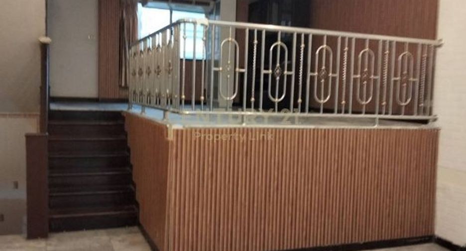 Gewerbefläche zur Miete mit 3 Zimmer in Watthana, Bangkok