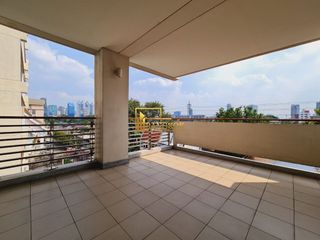 For rent 3 bedrooms condo in Pathum Wan, Bangkok