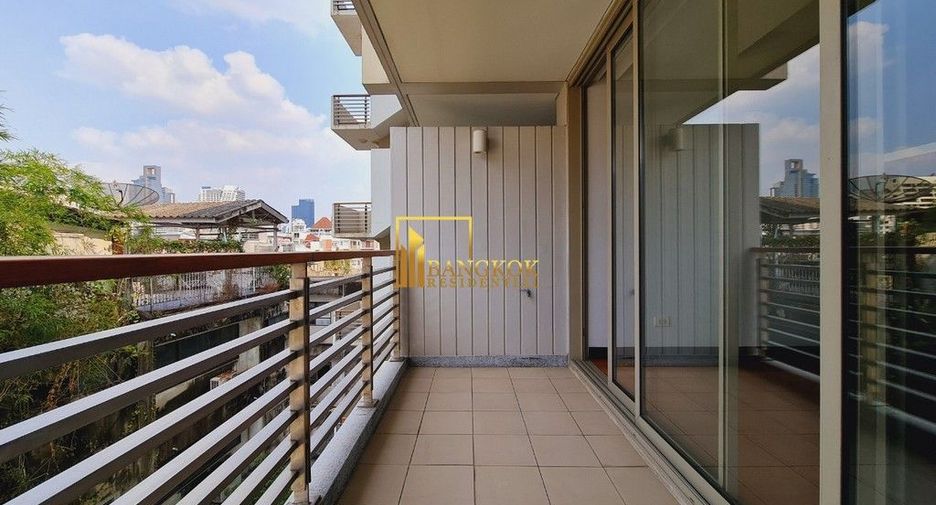 For rent 3 bedrooms condo in Pathum Wan, Bangkok