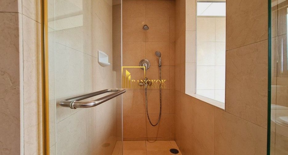 For rent 3 bedrooms condo in Pathum Wan, Bangkok