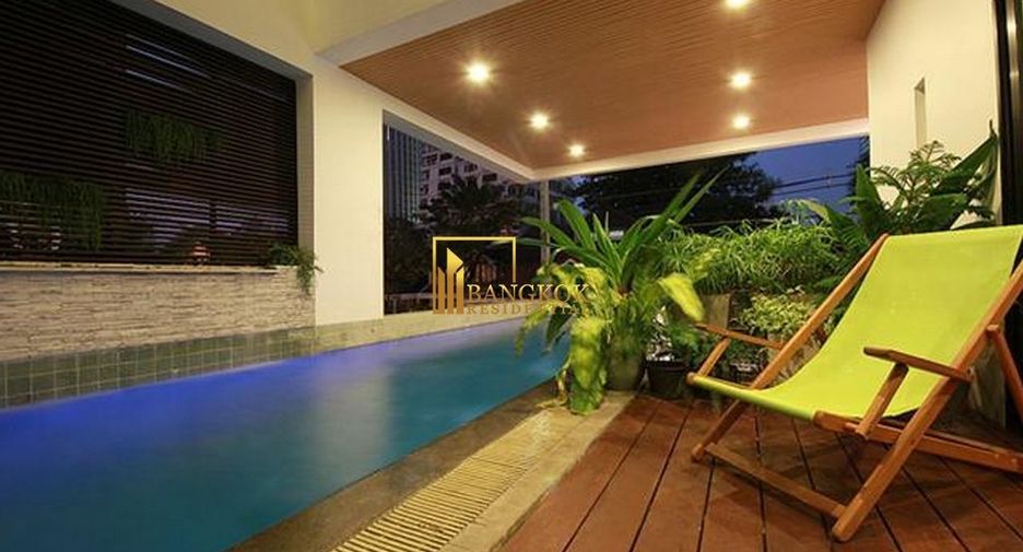 For rent 3 bedrooms condo in Pathum Wan, Bangkok