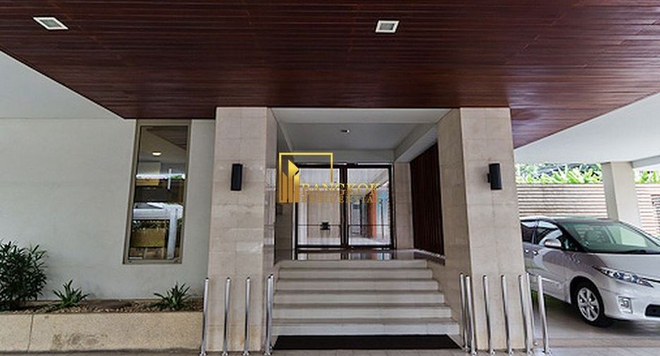 For rent 3 bedrooms condo in Pathum Wan, Bangkok