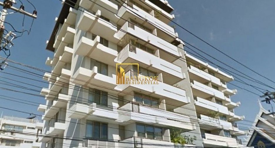 For rent 3 bedrooms condo in Pathum Wan, Bangkok